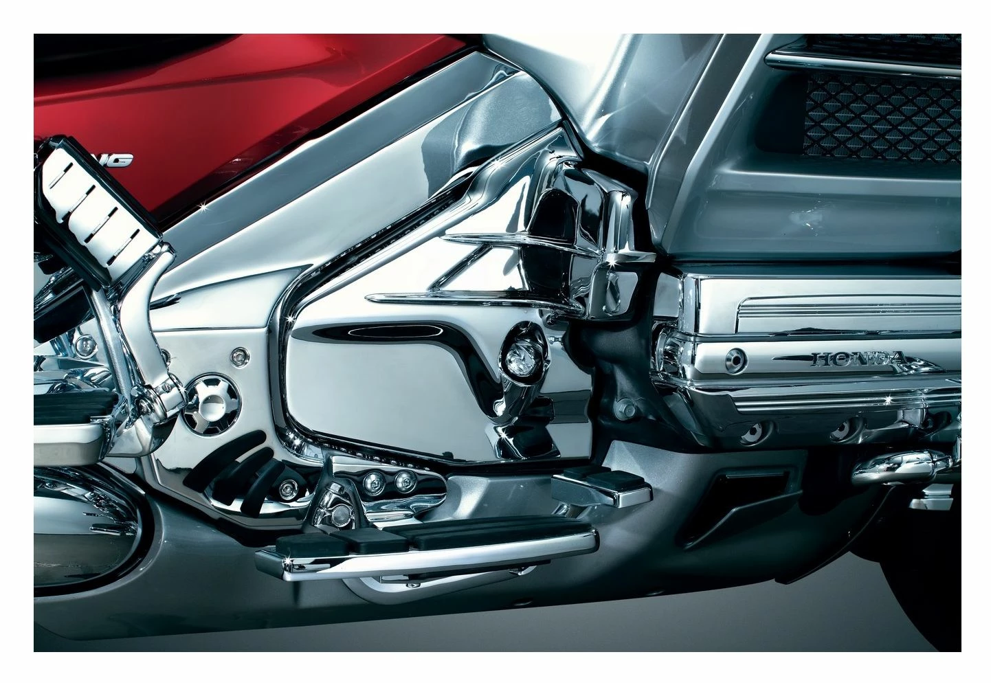 Deals ⭐ Kuryakyn Louvered Transmission Cover For Honda GoldWing GL1800 2001-2015 👏 4 Deals ⭐ Kuryakyn Louvered Transmission Cover For Honda GoldWing GL1800 2001-2015 👏 - Image 2